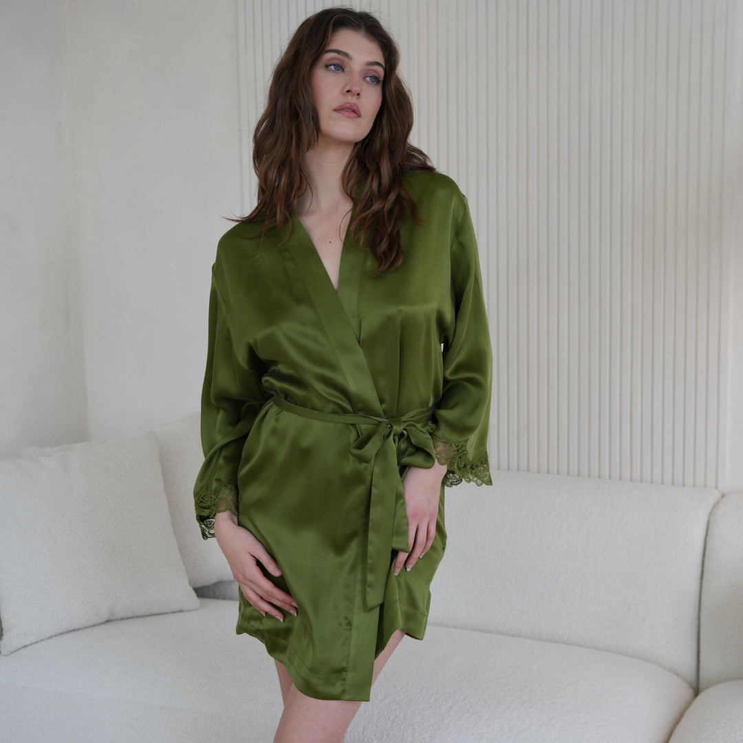 SOI-R10 Huit Silk Robe