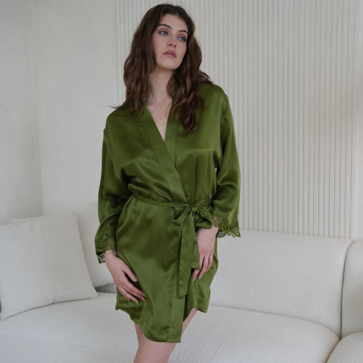 SOI-R10 Huit Silk Robe