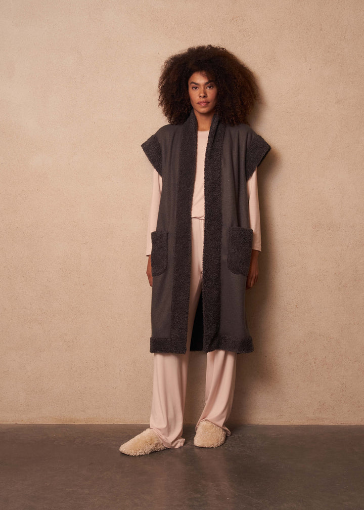 Pluto Qloe Sleeveless Robe